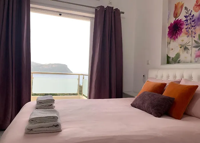 Daire Sunset Views *