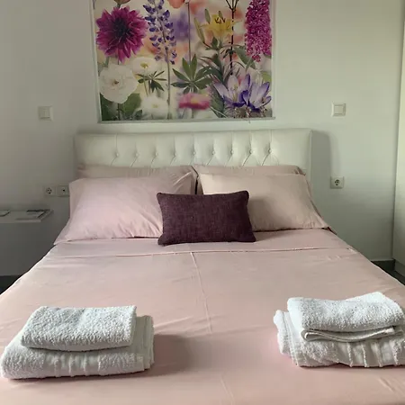 Sunset Views Apartment *